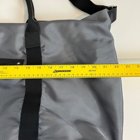Kenneth Cole Grey Nylon Duffle Bag Shoulder Strap - Picture 7 of 9